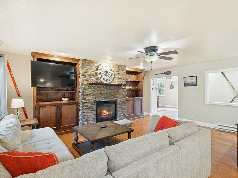 278 N Many Lakes Dr — Photo 2
