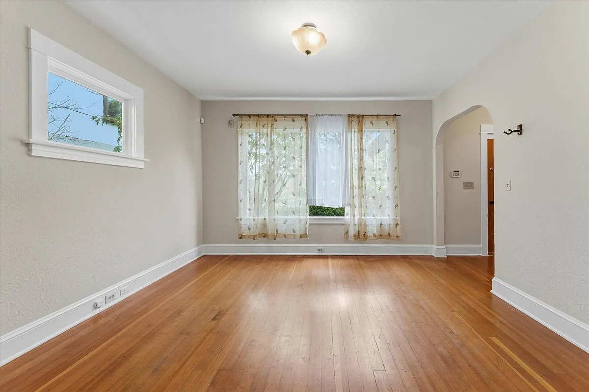 3 bed, 1548 sqft, $2,995 — Photo 4