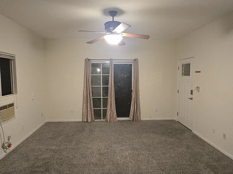 6212 Zelzah Ave — Photo 13
