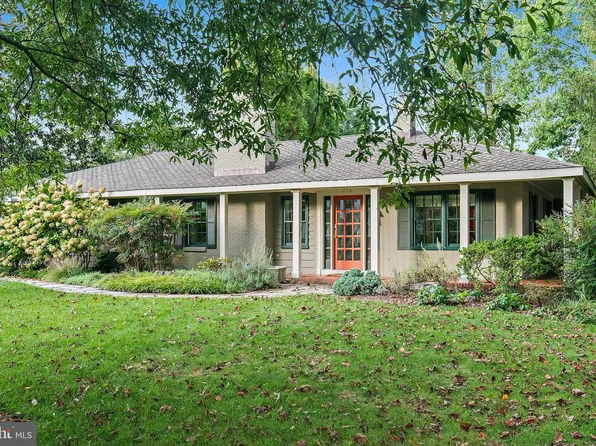 214 Wardour Dr, Annapolis, MD 21401