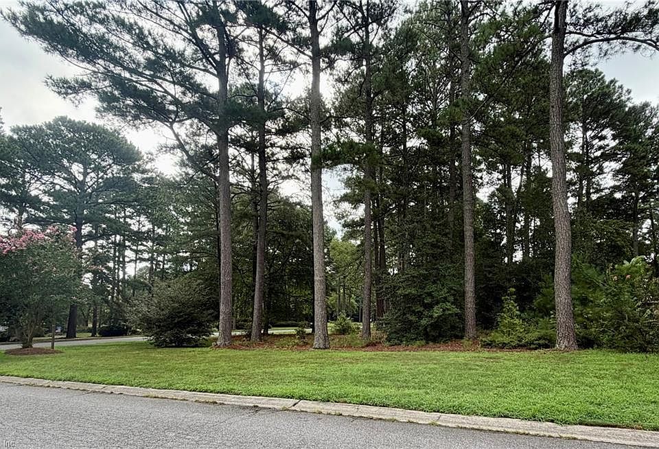 1st image of 8 Pitchkettle Point Cir