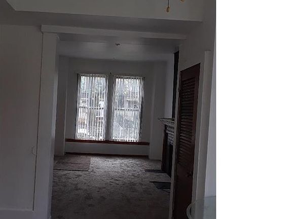 2nd image of 372 N Avers Ave #1