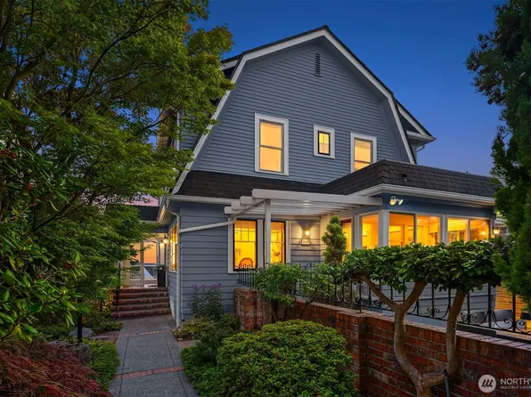2449 43rd Avenue W, Seattle, WA 98199