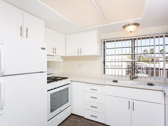 2nd image of 1924 E Sheridan Ave E #41