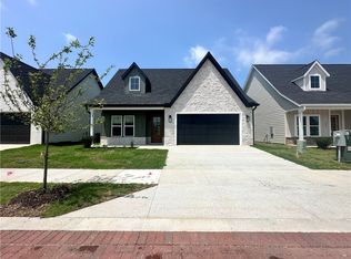 5908 S 41st St, Rogers, AR 72758