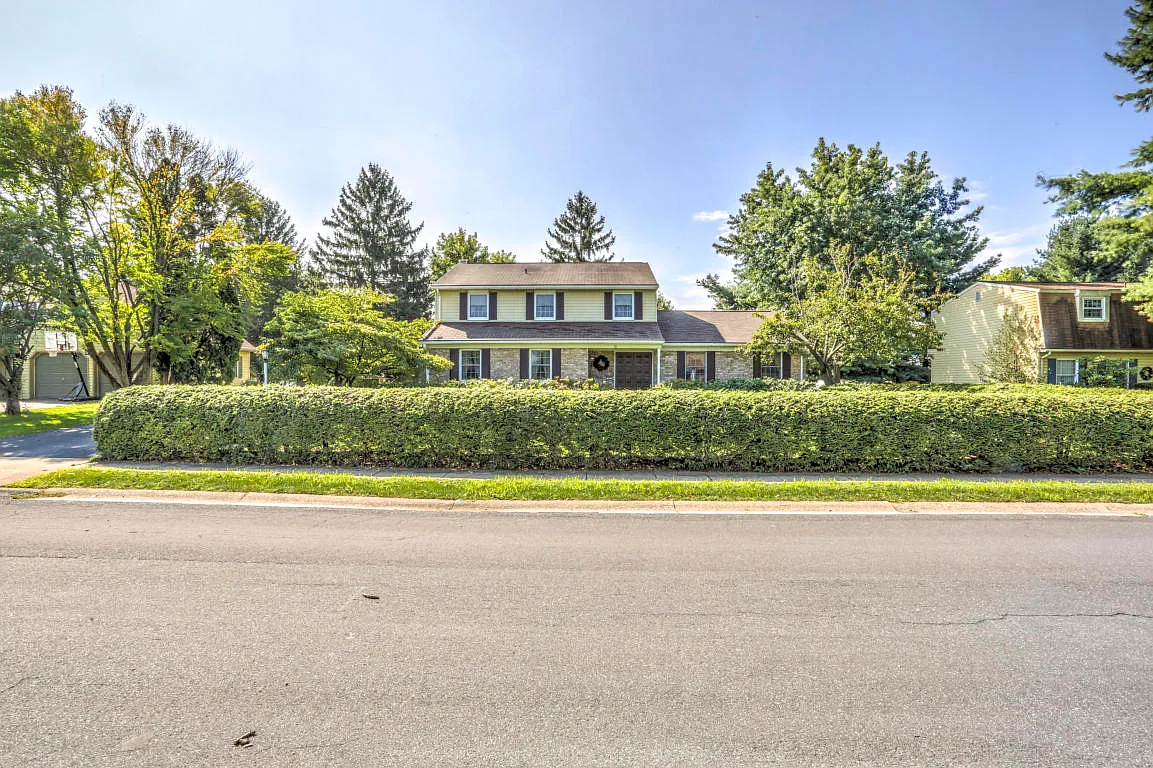 12 Blaine Ave photo 1