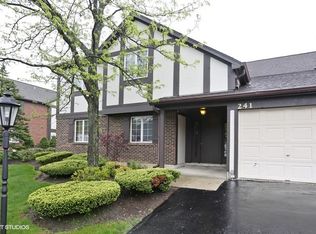 241 Stanhope Dr UNIT B, Willowbrook, IL 60527