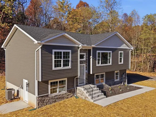 121 Triumph Way, Hedgesville, WV 25427