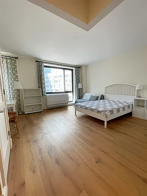 Rented by Brown Harris Stevens | media 7