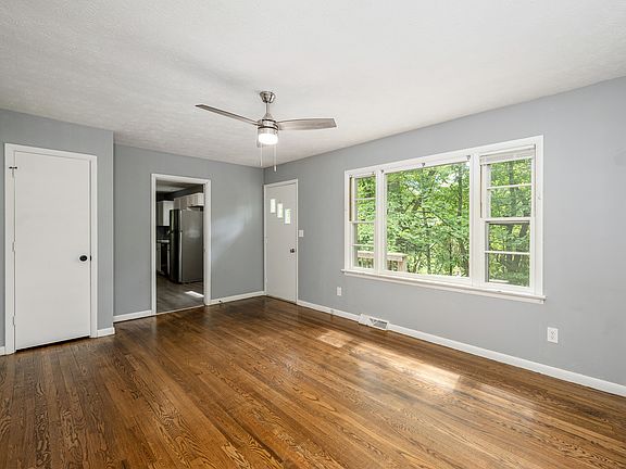 3rd image of 23 Walker Cove Rd