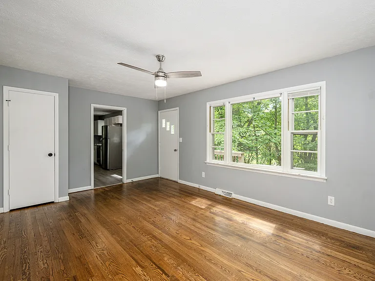 23 Walker Cove Rd — Photo 3