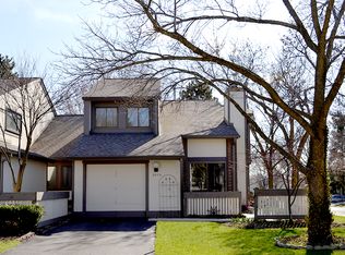 2609 Smith St, Rolling Meadows, IL 60008