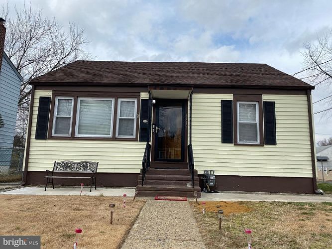 1st image of 6871 Rosemont Ave