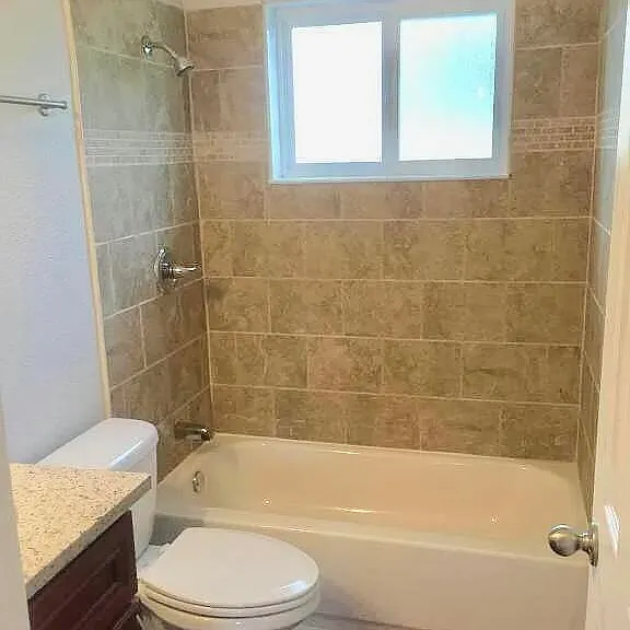 204 Cassia Blvd — Photo 3