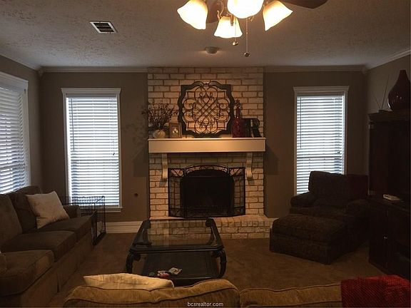 2nd image of 3504 Oak Hill Dr