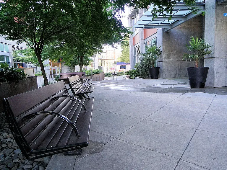 1926 W Burnside St #202 — Photo 6