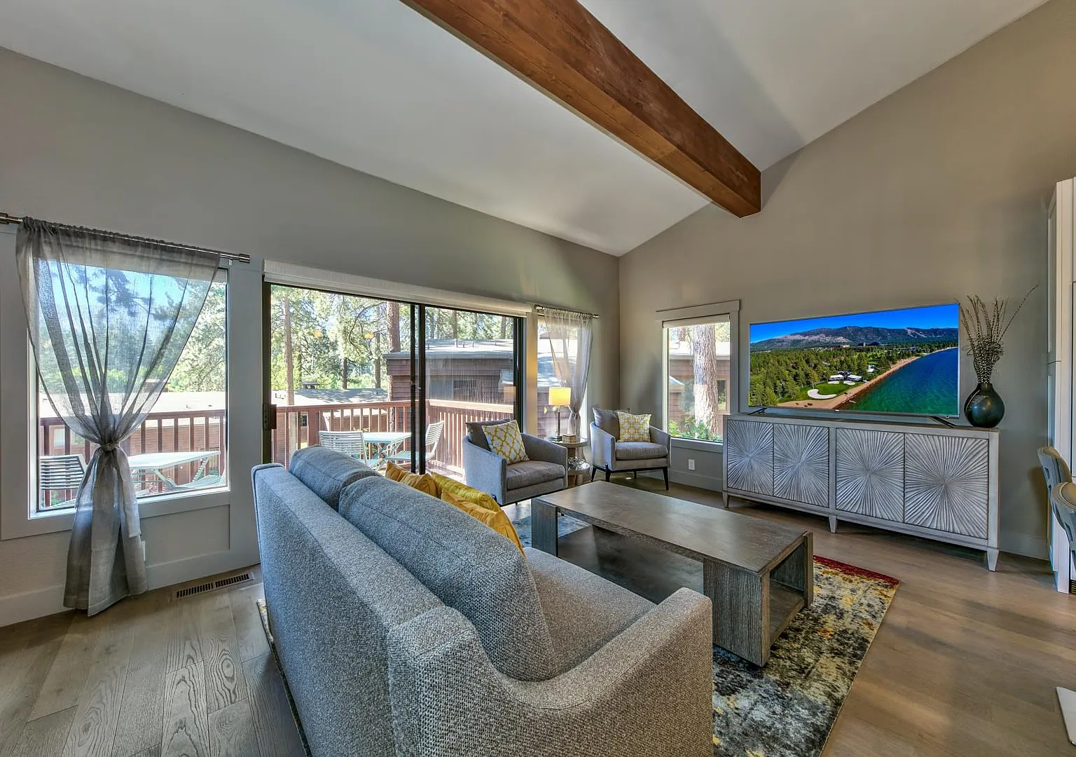 3 bed, 1750 sqft, $3,850 — Photo 2