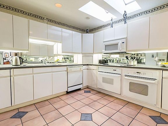 4th image of 4114 NW 2nd Ln