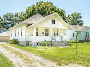 409 Charleston Ave, Mattoon, IL 61938