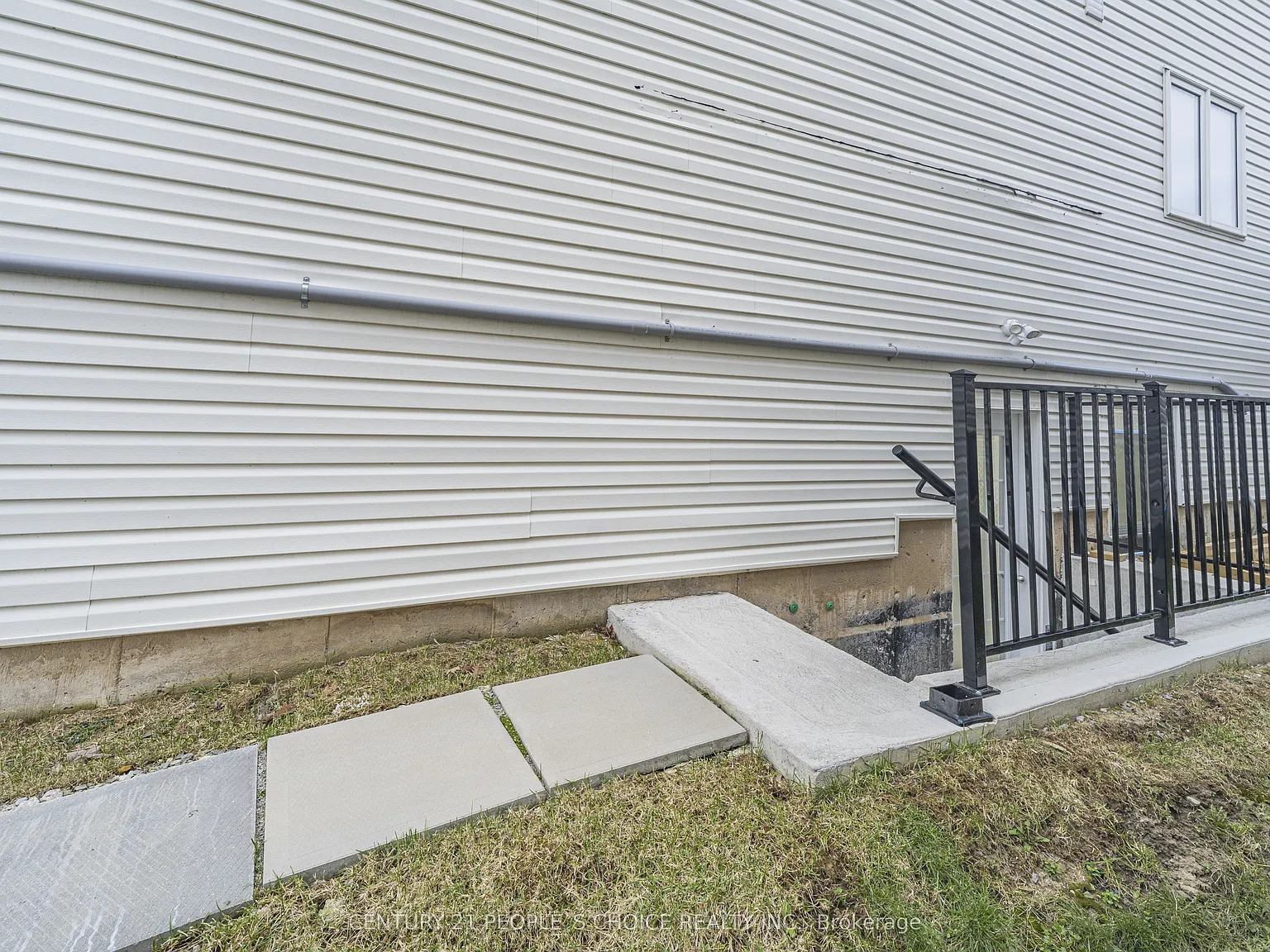 2 bed, $1,650 — Photo 2