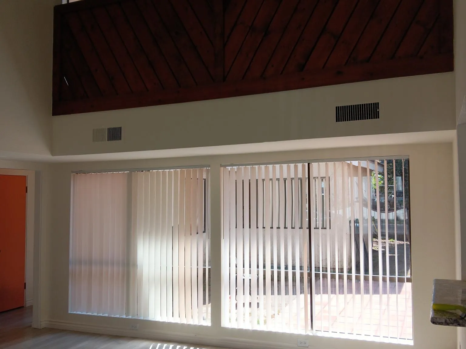 3 bed, 2.5 bath, 1875 sqft, $4,400 — Photo 3