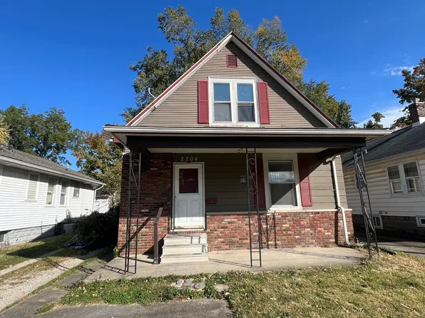 2204 S 11th St, Springfield, IL 62703