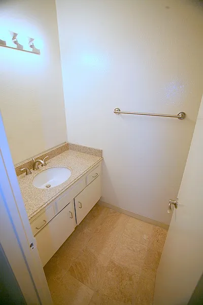 2 bed, 1.5 bath, 1200 sqft, $3,250 — Photo 2