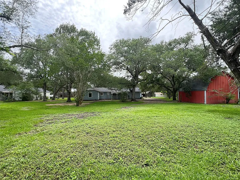 2206 Nancy Lou St — Photo 33