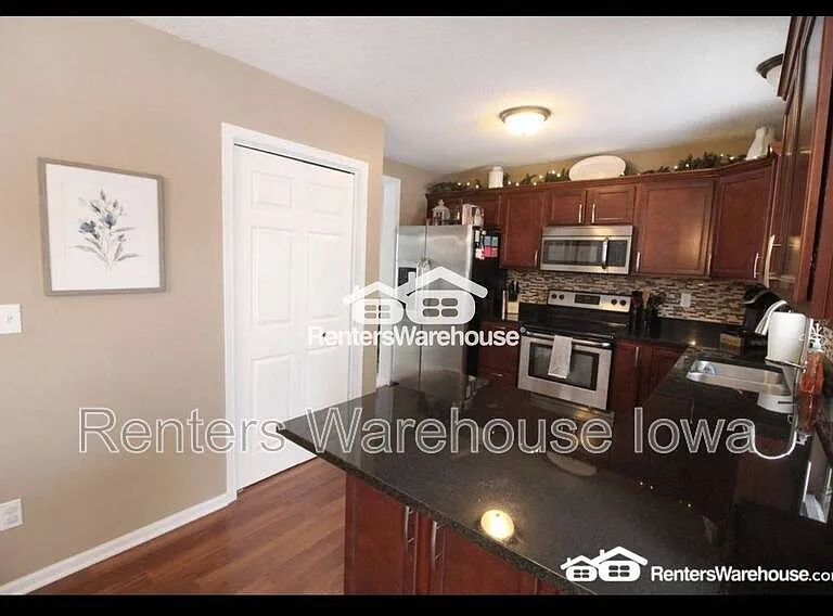 165 SE Pleasant View Dr — Photo 3