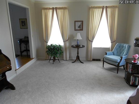 4th image of 32 Annandale Dr