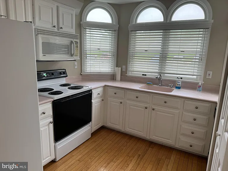 1417 Kathleen Ct — Photo 4