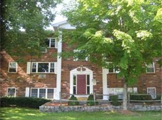 43 Berlin St APT 401, Clinton, MA 01510