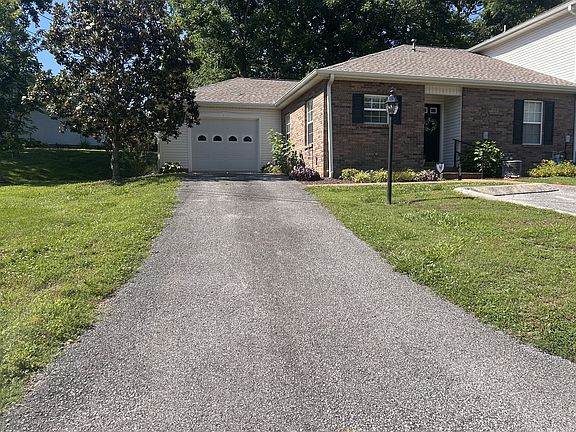 2nd image of 109 Eastdale Ln
