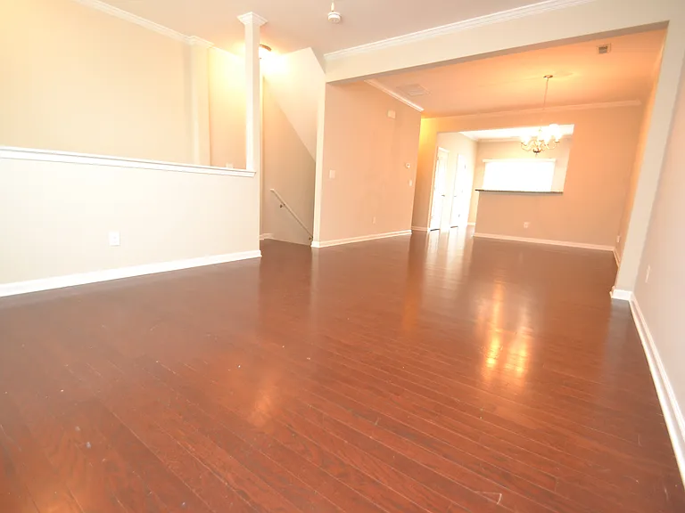 327 Dove Cottage Ln — Photo 4
