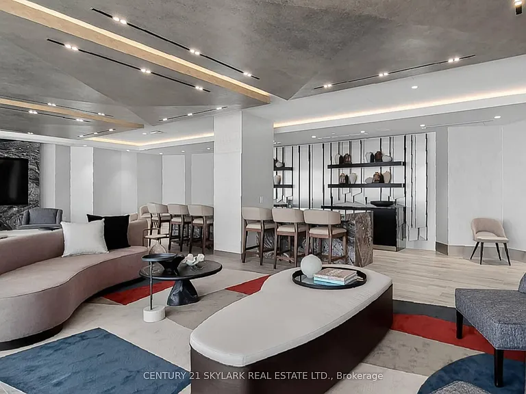 858 Dupont St #713 — Photo 27