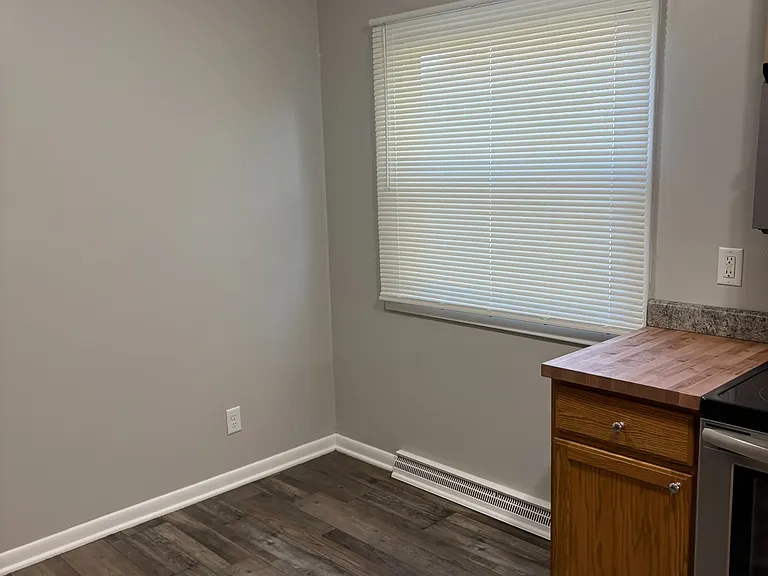2617 Avalon Dr — Photo 7
