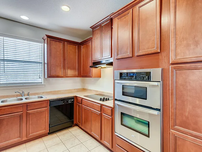 6607 Shadden Oaks — Photo 4