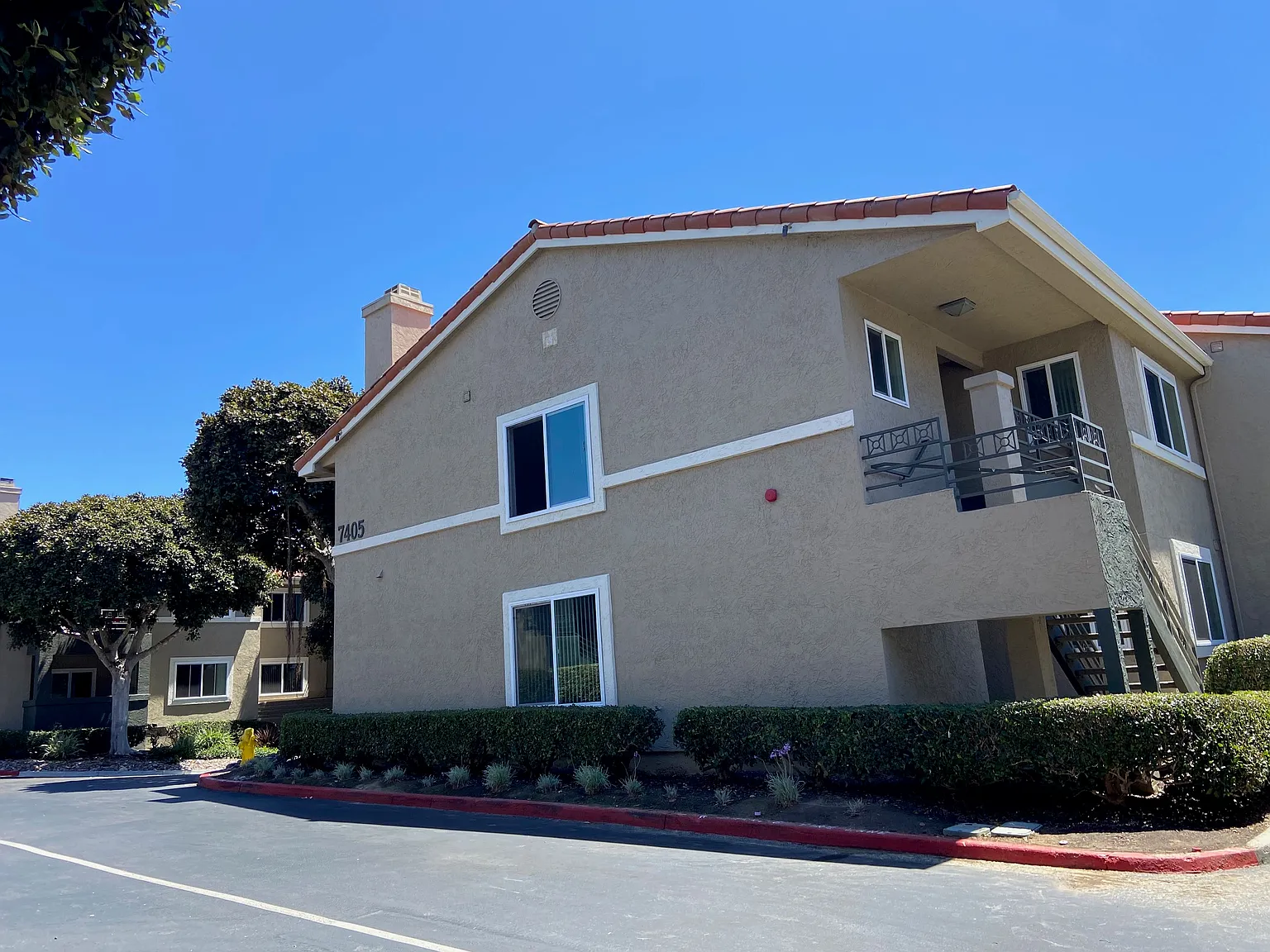 2 bed, 934 sqft, $3,100 — Photo 2