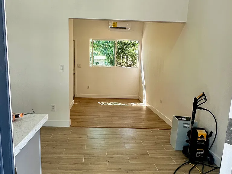 1222 W Shorb St #1 — Photo 3