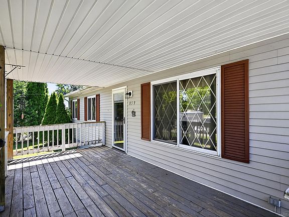 3rd image of 859 Edison Rd