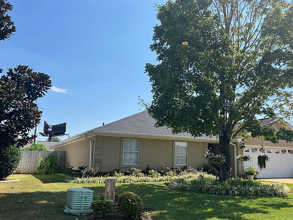 3rd image of 888 Weatherby Dr