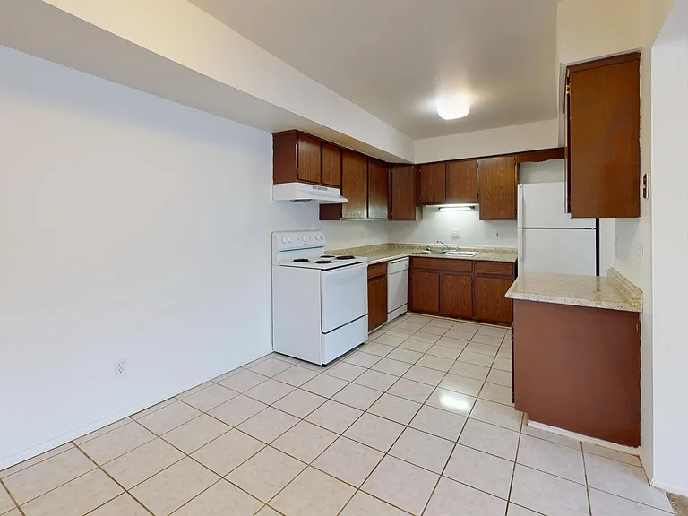 Whitehall Apartments — Photo 34