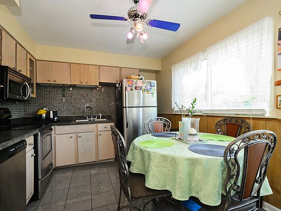 3rd image of 9374 Noel Ave APT C