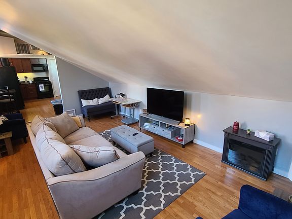 3rd image of 2903 Wisconsin Ave