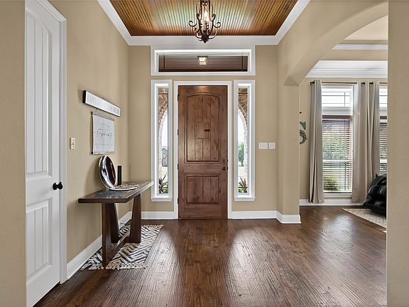 3rd image of 220 Pinnacle Peak Ln
