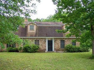 6101 Hummingbird Rd, Brenham, TX 77833