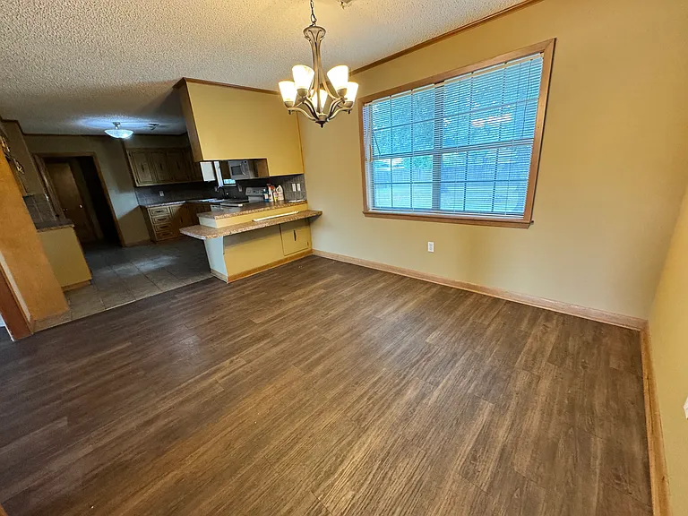 Dining area with breakfast bar
