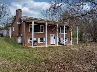 3859 Metcalf Dr, Morganton, NC 28655