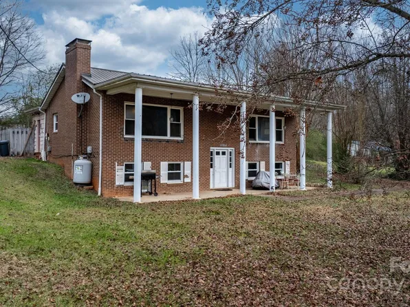 3859 Metcalf Dr, Morganton, NC 28655