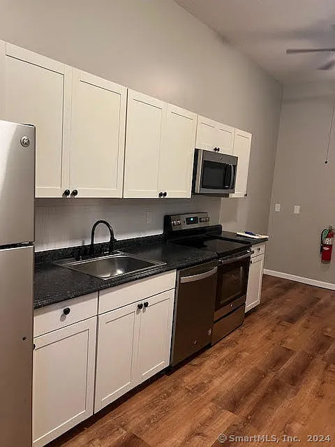 2 bed, 1.0 bath, 700 sqft, $1,500 — Photo 3